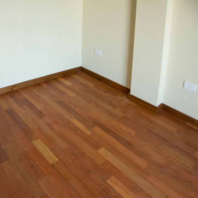 piso-entablonado-madera-maciza-eucalipto-rostrata-zocalo (10)