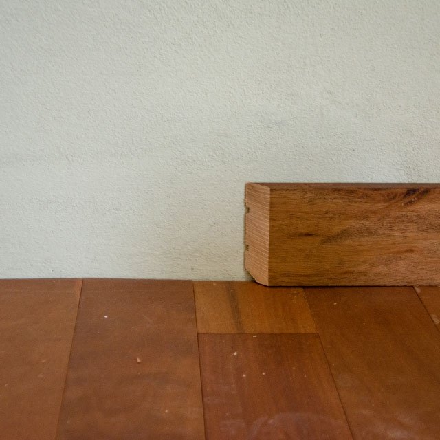 piso-entablonado-madera-maciza-eucalipto-rostrata-zocalo (13)