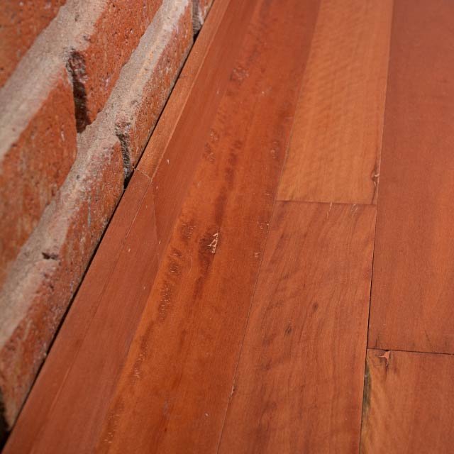 piso-entablonado-prefinished-eucalipto-rostrata-oficina-rolon (4)
