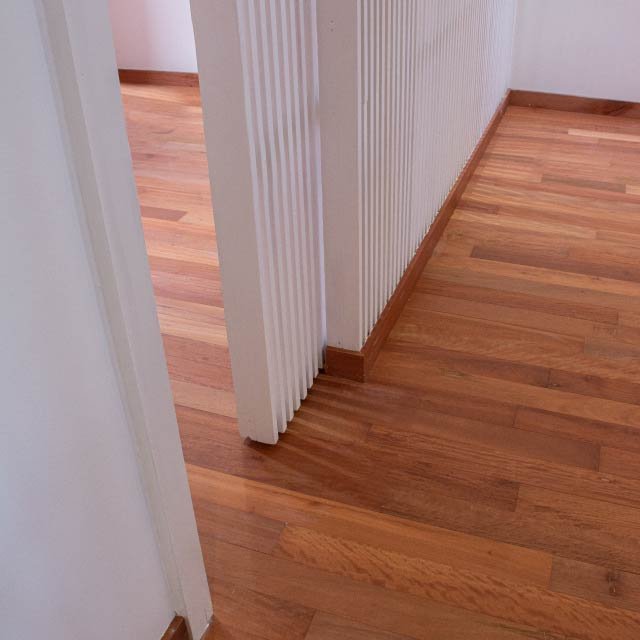 piso-entablonado-prefinished-eucalipto-rostrata-oficina-rolon (7)